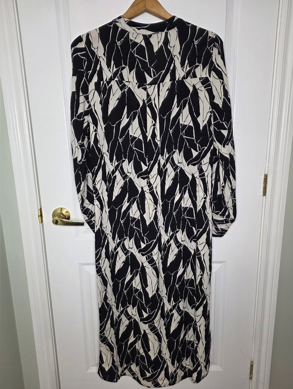 SOAKED IN LUXURY Blk And Wht Print Drawstring Dress SZ L